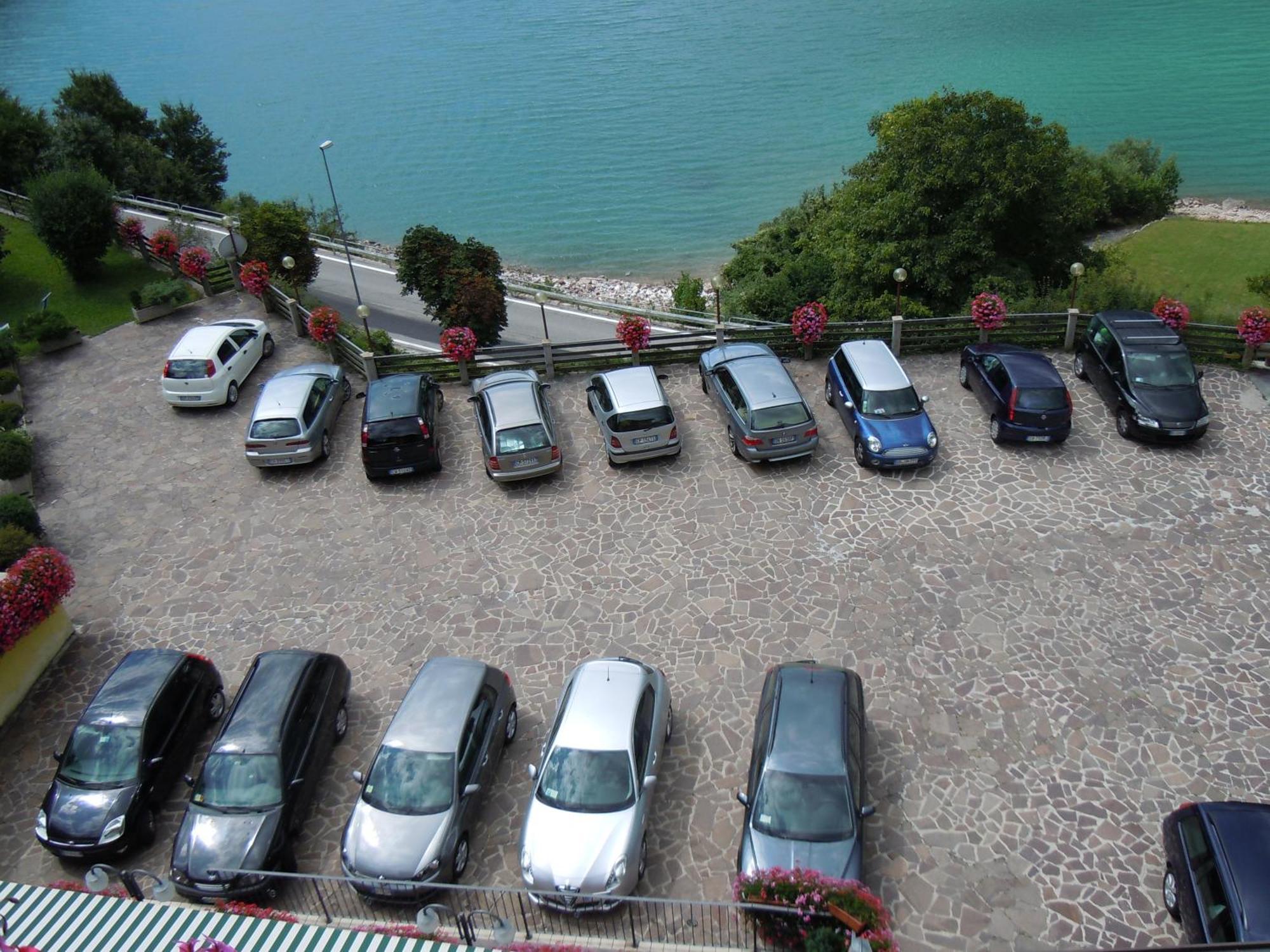 Hotel Fontanella Molveno Esterno foto